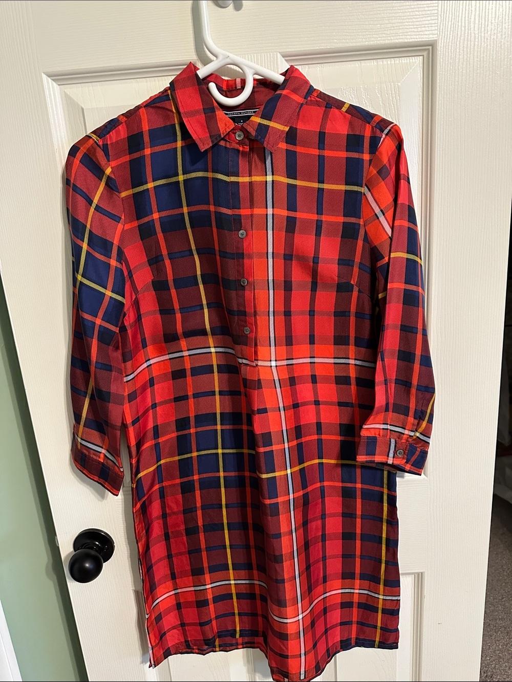 Tommy Hilfiger 100 % SILK Red Plaid Longline Button-Front women’ dress